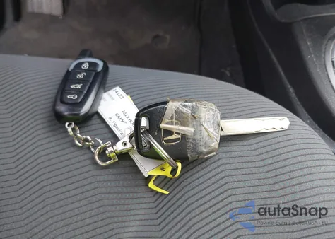 2013 Honda Fit z USA, uszkodzony, nr VIN JHMGE8H36DC015960